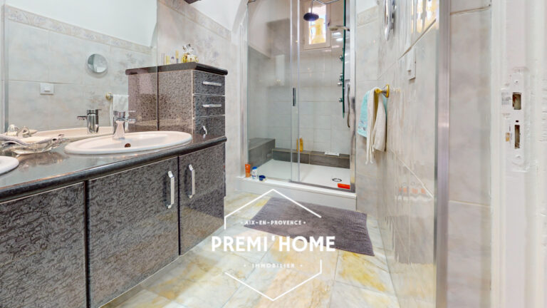 MAISON 4 CHAMBRES A VENDRE A GARDANNE AVEC PISCINE - Premi'home Agence immobilière Aix En Provence