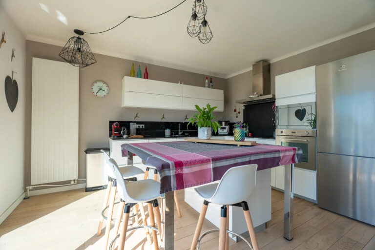 Appartement de 3 pièces de 67 m2 à Aix-en-Provence – Proche - Premi'home Agence immobilière Aix En Provence