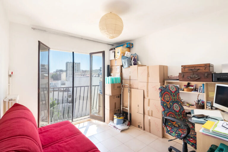 MARSEILLE   T3 DERNIER ÉTAGE AVEC BALCON, PARKING ET CAVE - Premi'home Agence immobilière Aix En Provence