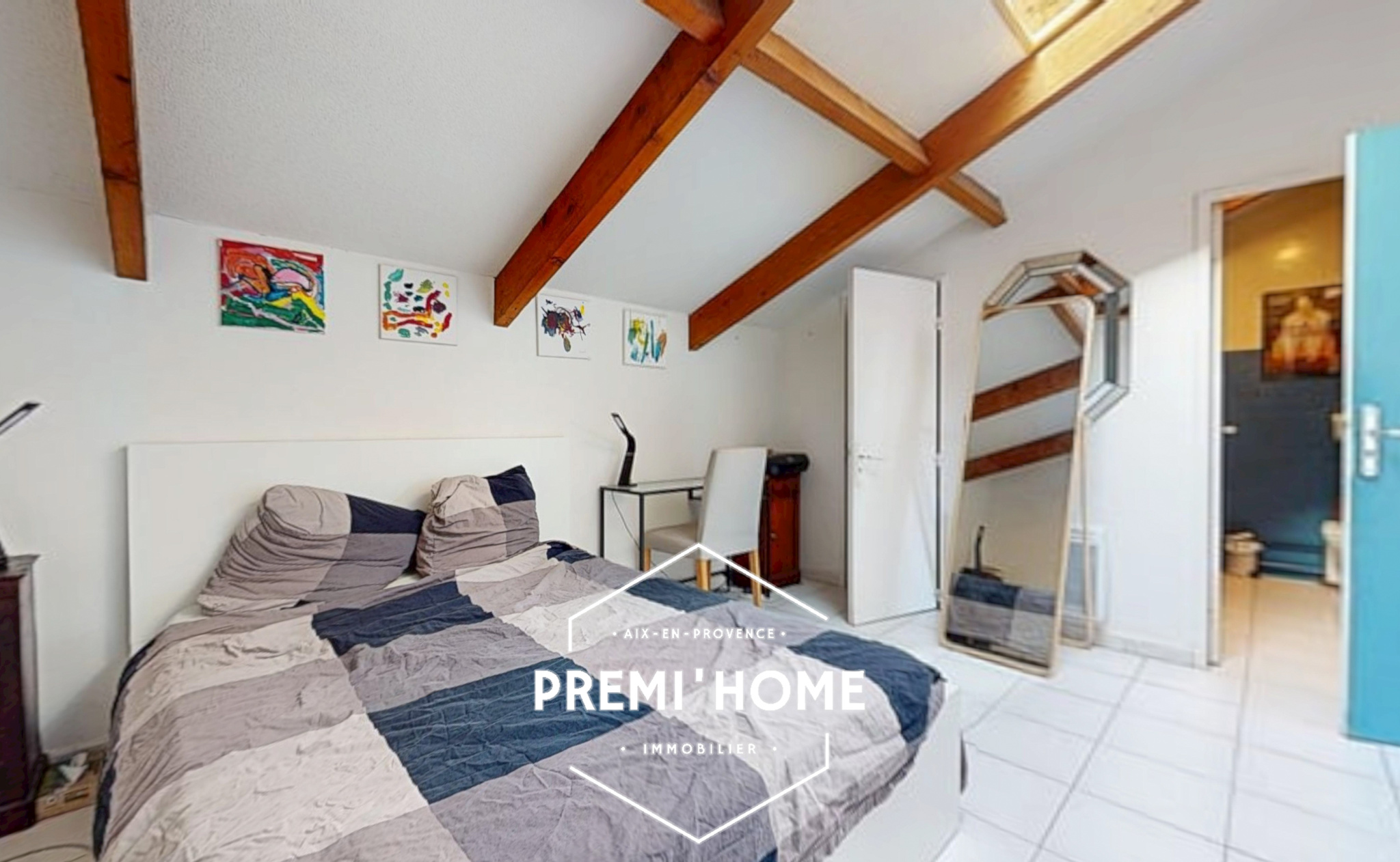 A VENDRE T2 AVEC TERRASSE CENTRE HISTORIQUE - Premi'home Agence immobilière Aix En Provence