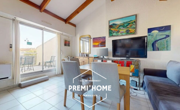 A VENDRE T2 AVEC TERRASSE CENTRE HISTORIQUE - Premi'home Agence immobilière Aix En Provence