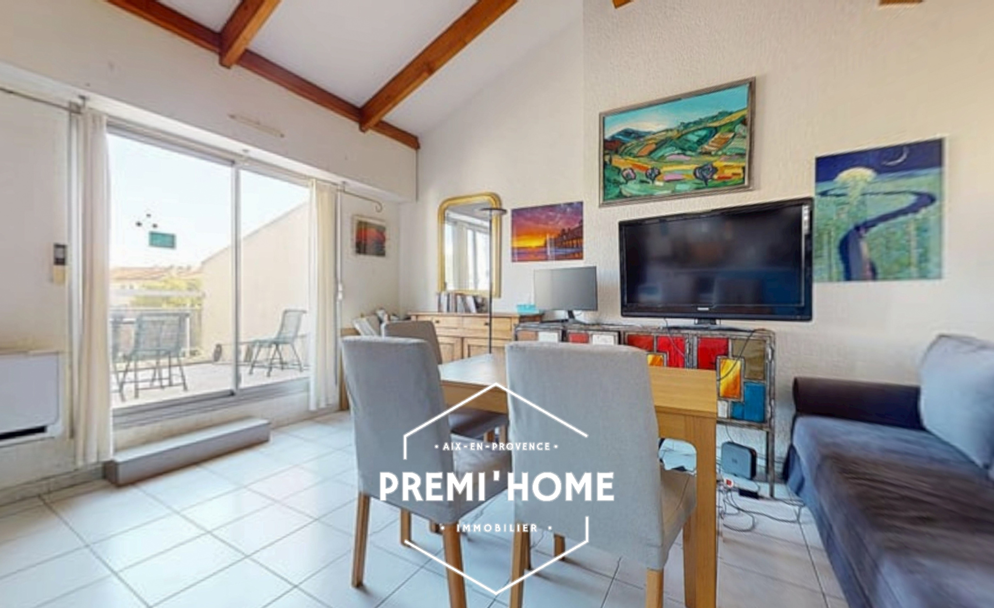 A VENDRE T2 AVEC TERRASSE CENTRE HISTORIQUE - Premi'home Agence immobilière Aix En Provence