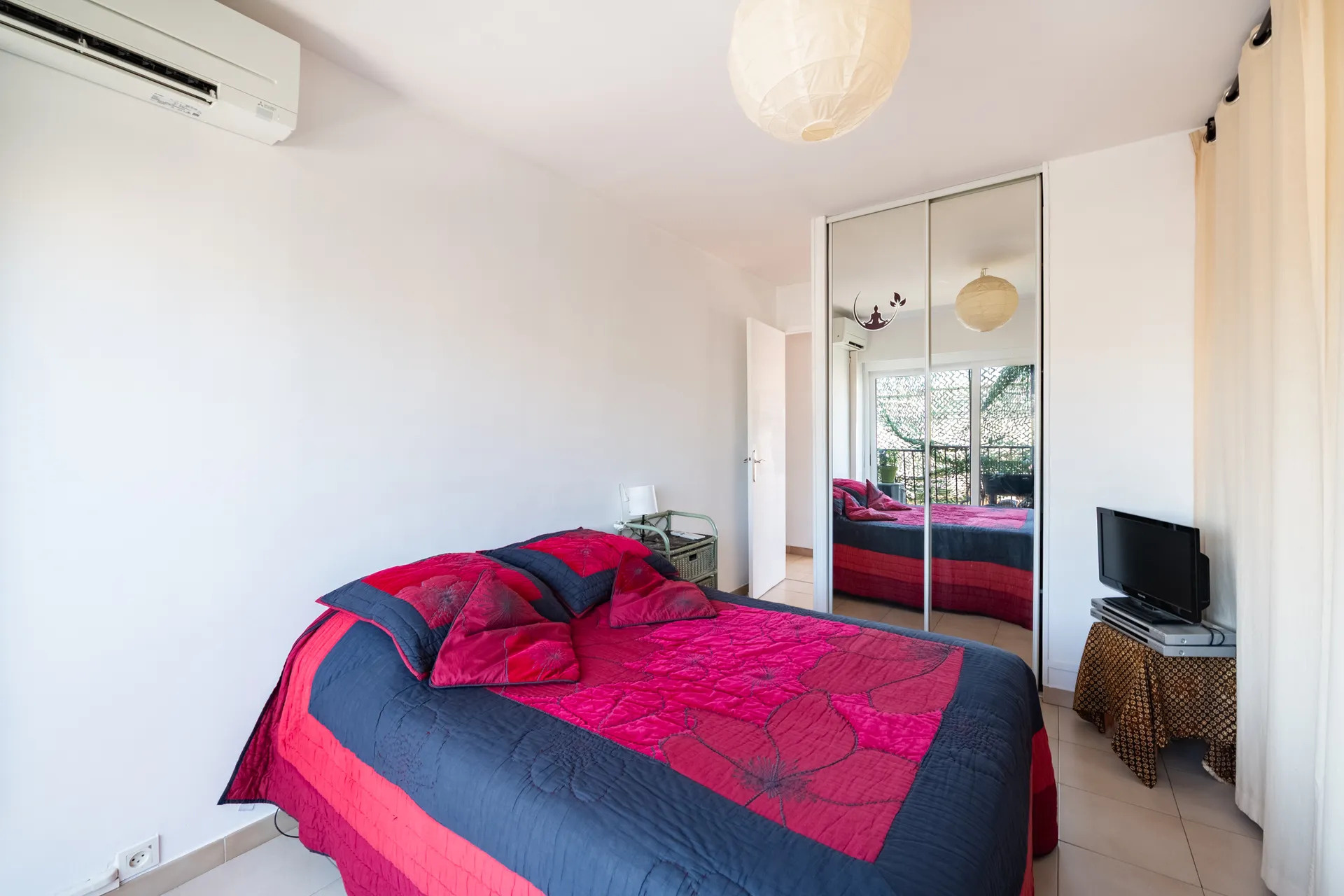 MARSEILLE   T3 DERNIER ÉTAGE AVEC BALCON, PARKING ET CAVE - Premi'home Agence immobilière Aix En Provence