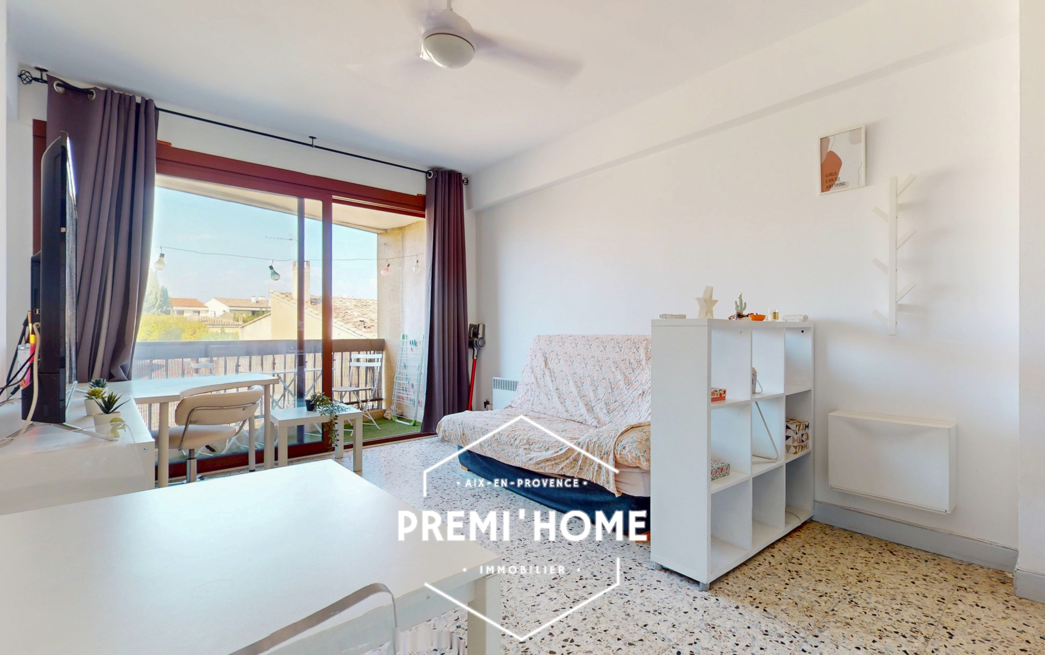 STUDIO MEUBLE A VENDRE AIX CENTRE HISTORIQUE - Premi'home Agence immobilière Aix En Provence
