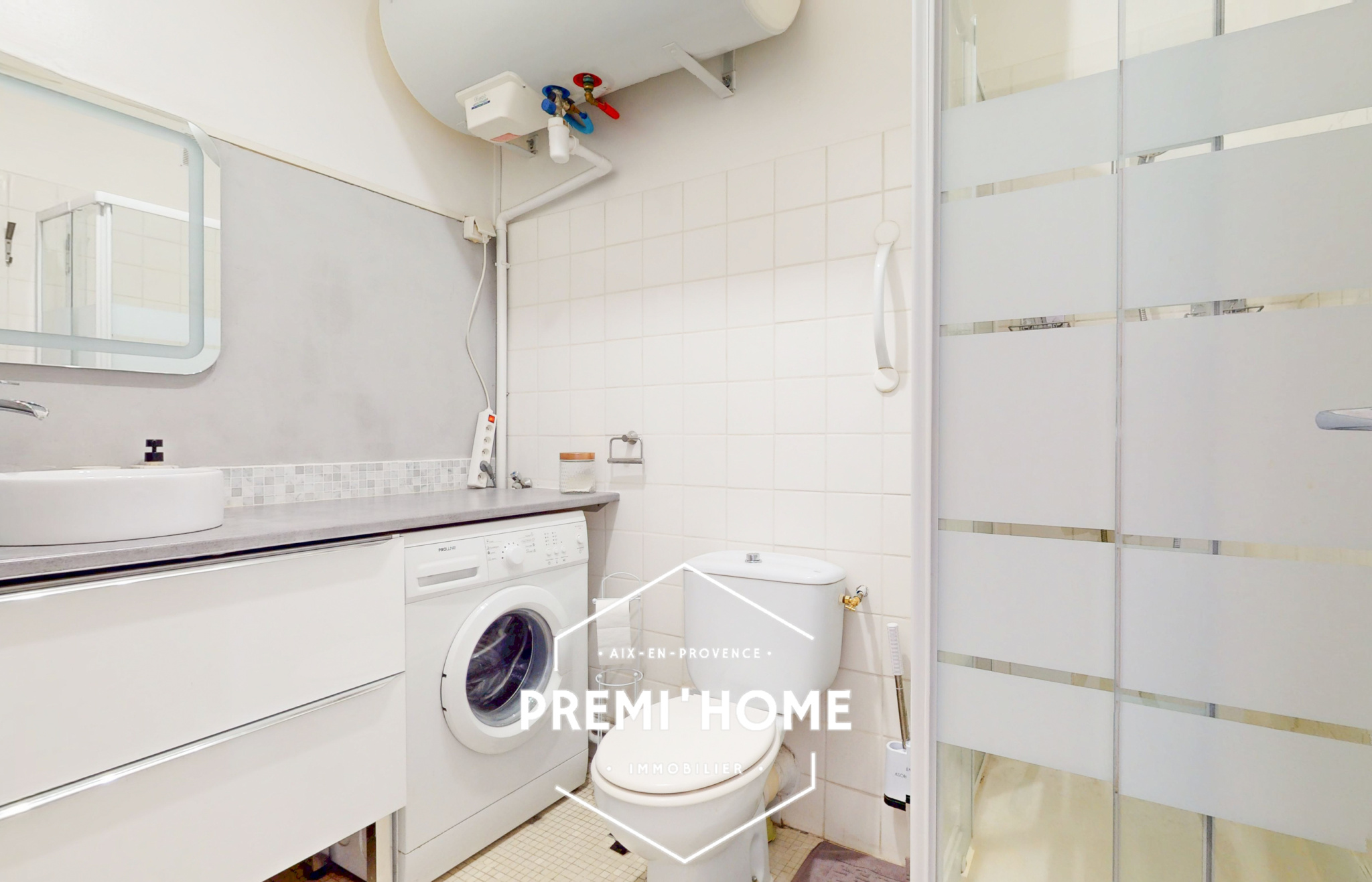 STUDIO MEUBLE A VENDRE AIX CENTRE HISTORIQUE - Premi'home Agence immobilière Aix En Provence