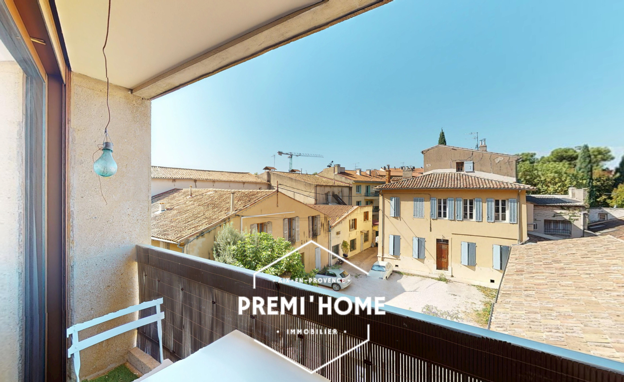 STUDIO MEUBLE A VENDRE AIX CENTRE HISTORIQUE - Premi'home Agence immobilière Aix En Provence