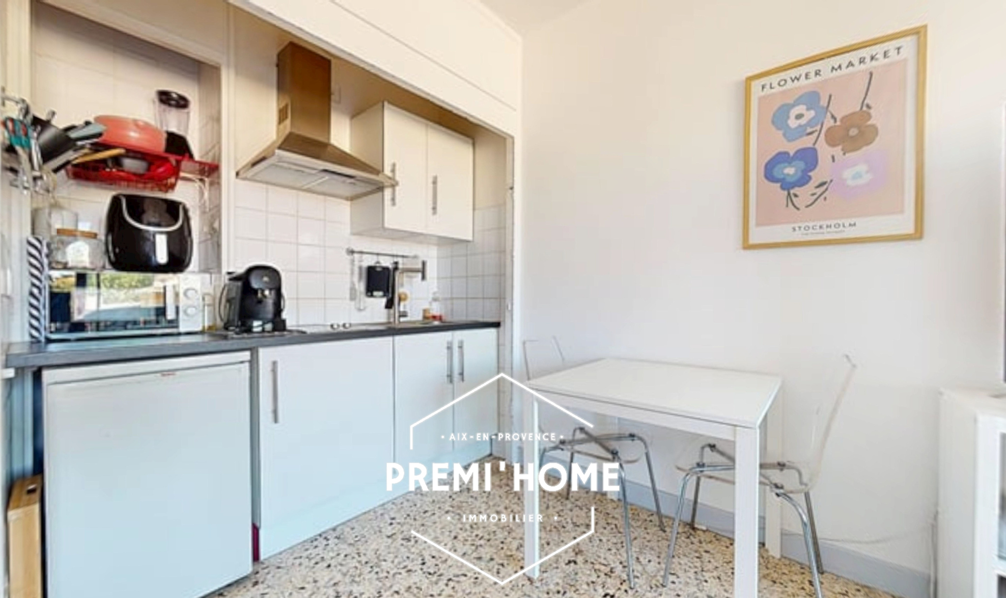 STUDIO MEUBLE A VENDRE AIX CENTRE HISTORIQUE - Premi'home Agence immobilière Aix En Provence
