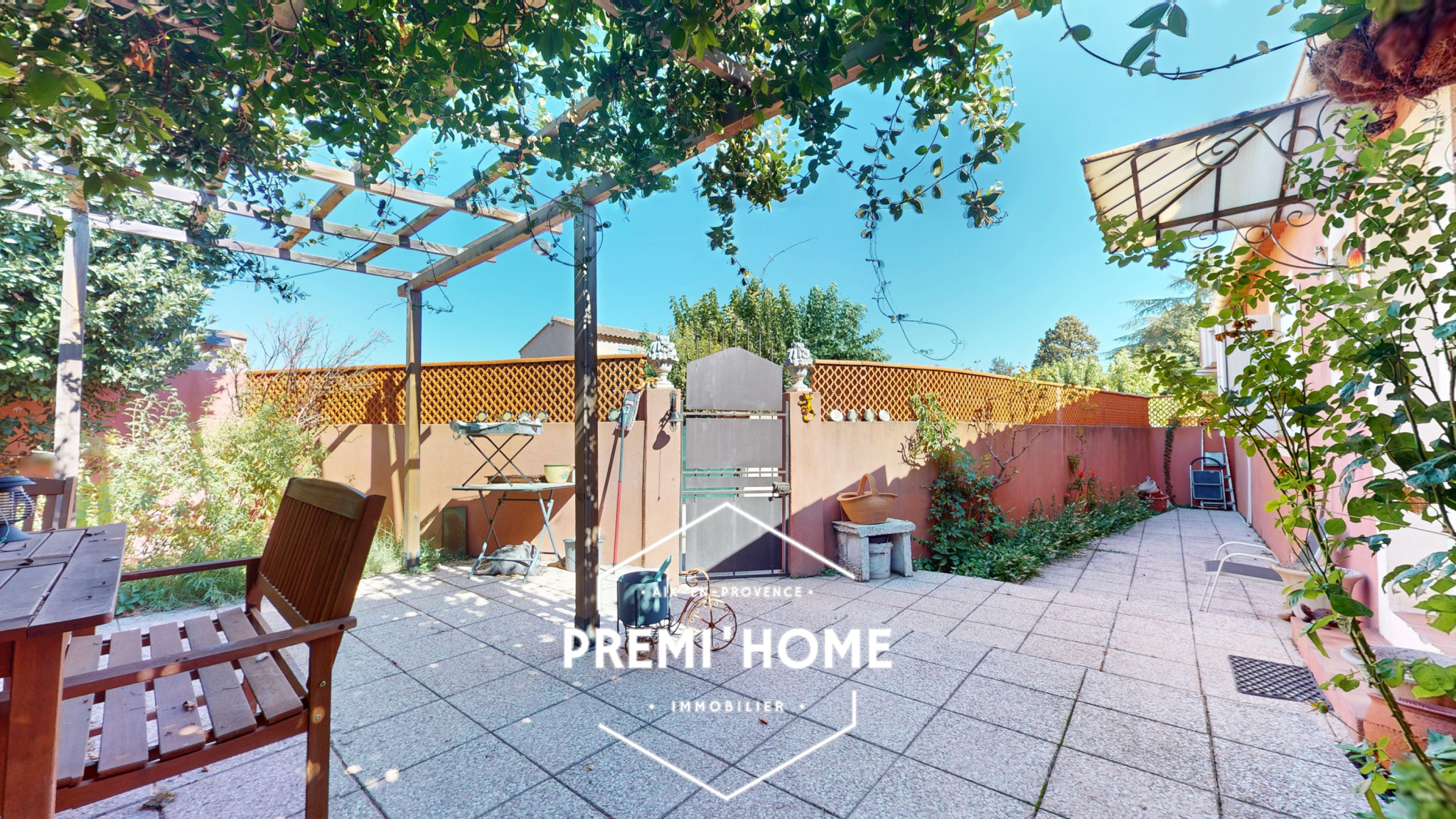 MAISON A VENDRE 4 CHAMBRES + STUDIO & PISCINE LUYNES - Premi'home Agence immobilière Aix En Provence