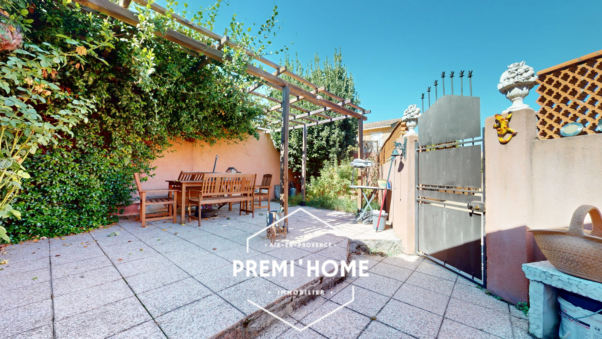 MAISON A VENDRE 4 CHAMBRES + STUDIO & PISCINE LUYNES - Premi'home Agence immobilière Aix En Provence