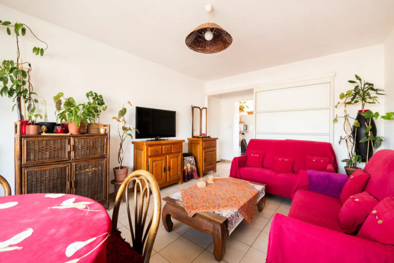 MARSEILLE   T3 DERNIER ÉTAGE AVEC BALCON, PARKING ET CAVE - Premi'home Agence immobilière Aix En Provence
