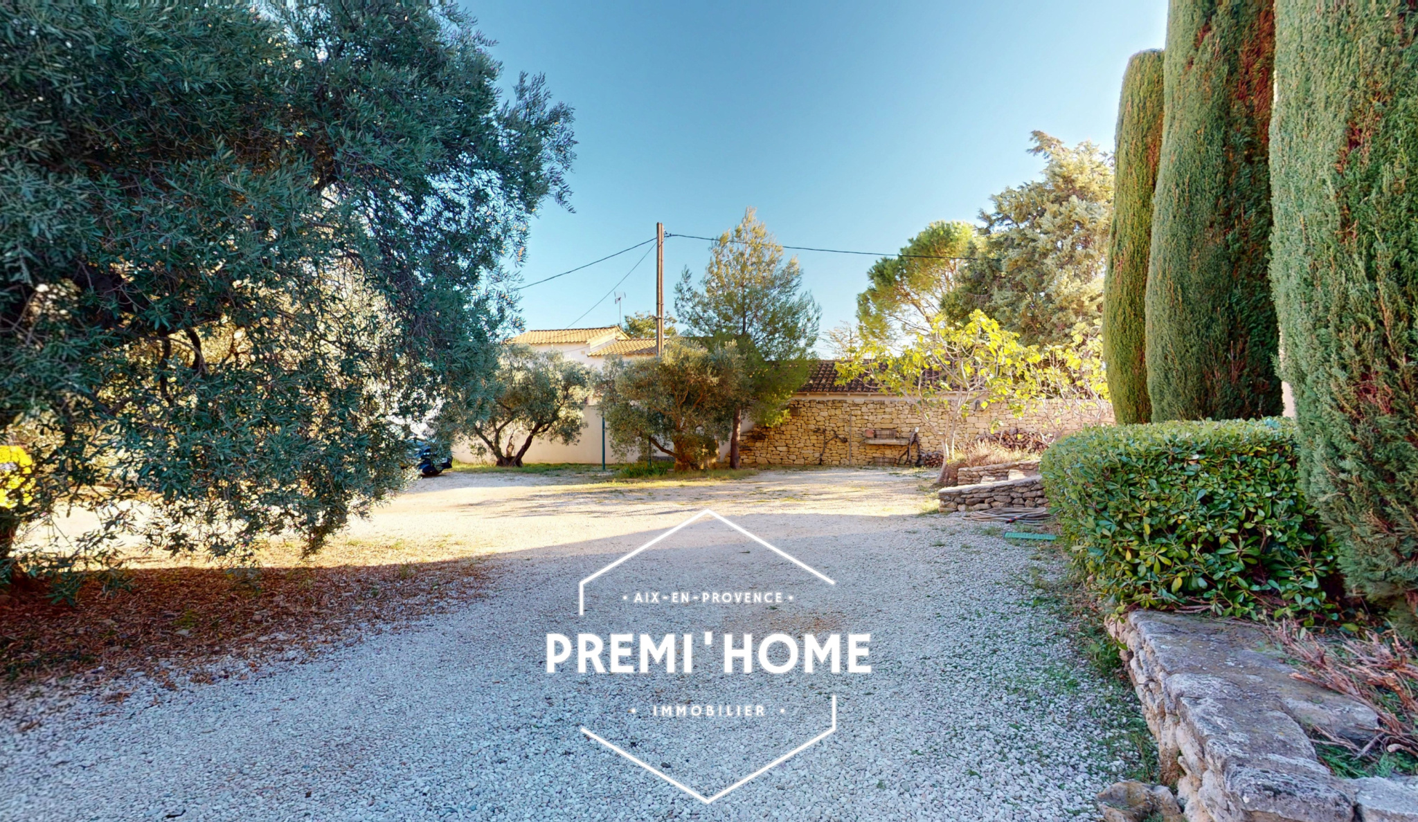 MAISON T6 ENV. 145 M2 AVEC GARAGE ET DÉPENDANCES AUREILLE - Premi'home Agence immobilière Aix En Provence