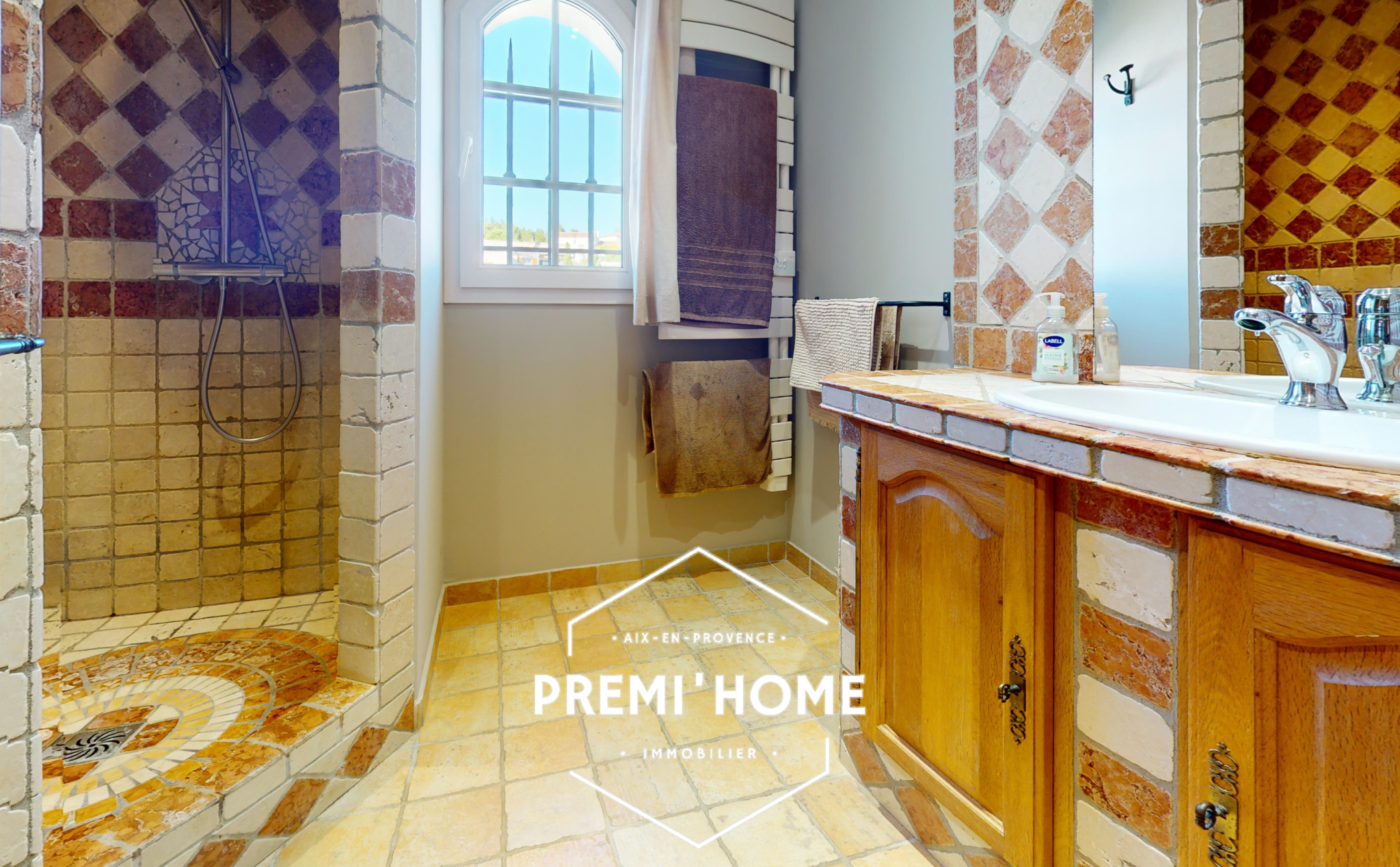 MAISON T6 ENV. 145 M2 AVEC GARAGE ET DÉPENDANCES AUREILLE - Premi'home Agence immobilière Aix En Provence