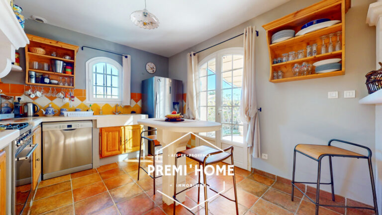 MAISON T6 ENV. 145 M2 AVEC GARAGE ET DÉPENDANCES AUREILLE - Premi'home Agence immobilière Aix En Provence