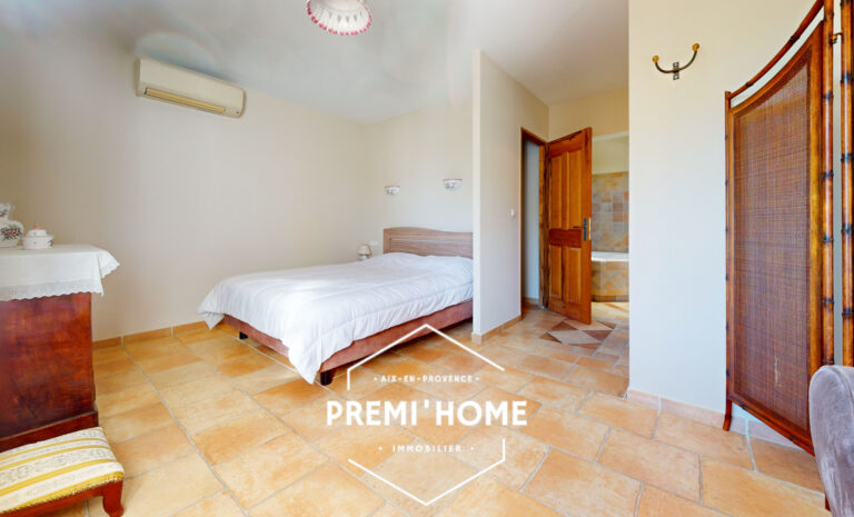 MAISON T6 ENV. 145 M2 AVEC GARAGE ET DÉPENDANCES AUREILLE - Premi'home Agence immobilière Aix En Provence