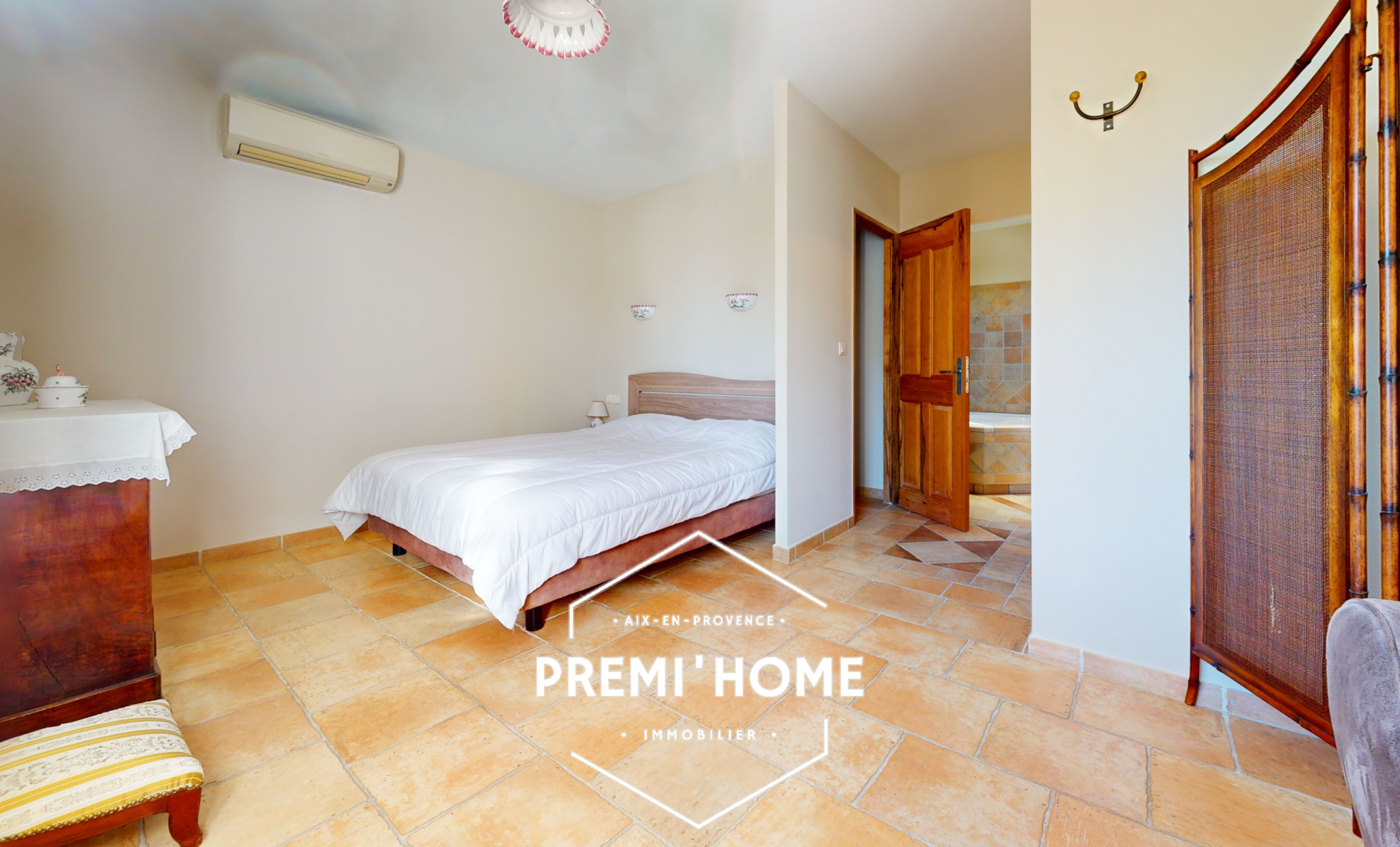 MAISON T6 ENV. 145 M2 AVEC GARAGE ET DÉPENDANCES AUREILLE - Premi'home Agence immobilière Aix En Provence