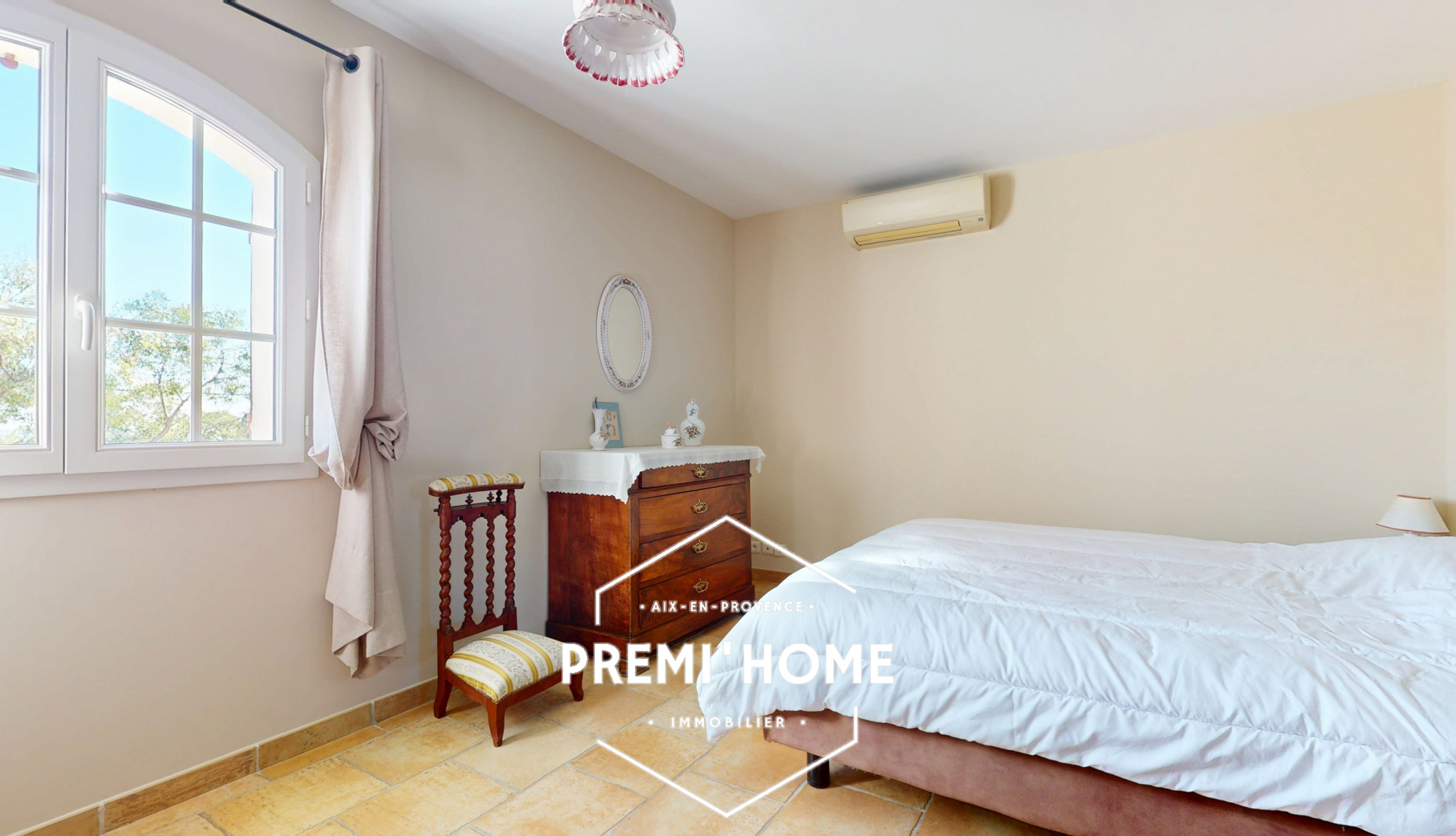 MAISON T6 ENV. 145 M2 AVEC GARAGE ET DÉPENDANCES AUREILLE - Premi'home Agence immobilière Aix En Provence