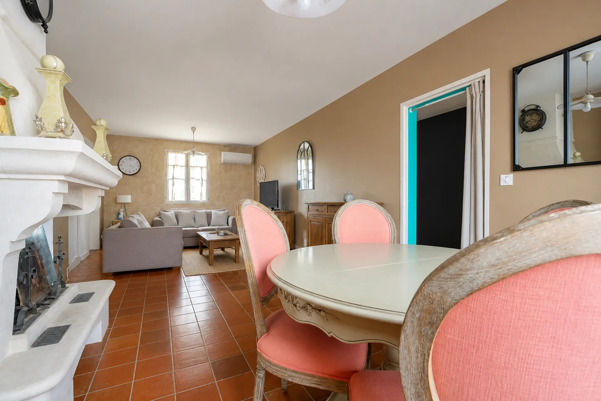 Velaux   Maison avec piscine, vue dégagée et appartement ind - Premi'home Agence immobilière Aix En Provence