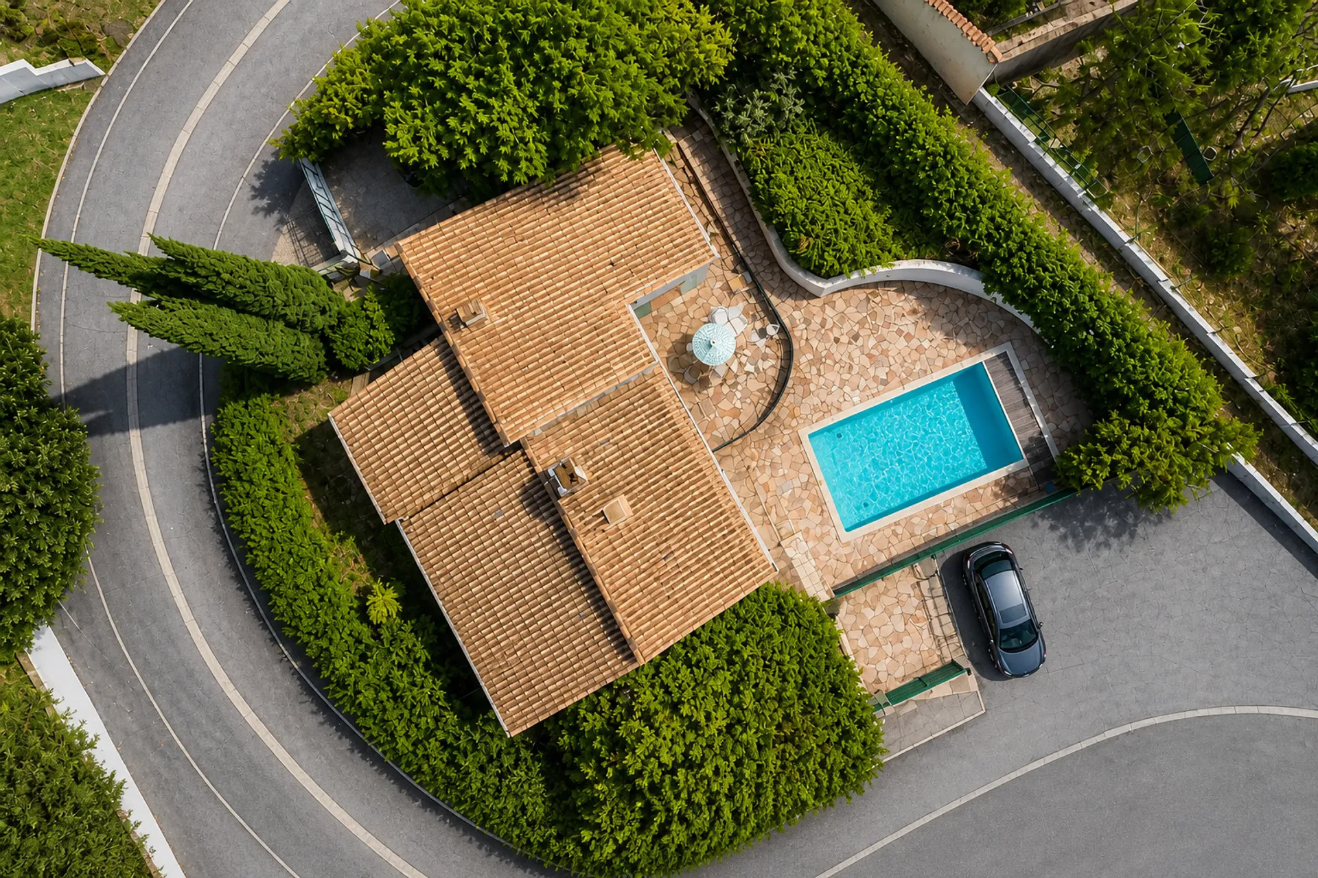 Velaux   Maison avec piscine, vue dégagée et appartement ind - Premi'home Agence immobilière Aix En Provence