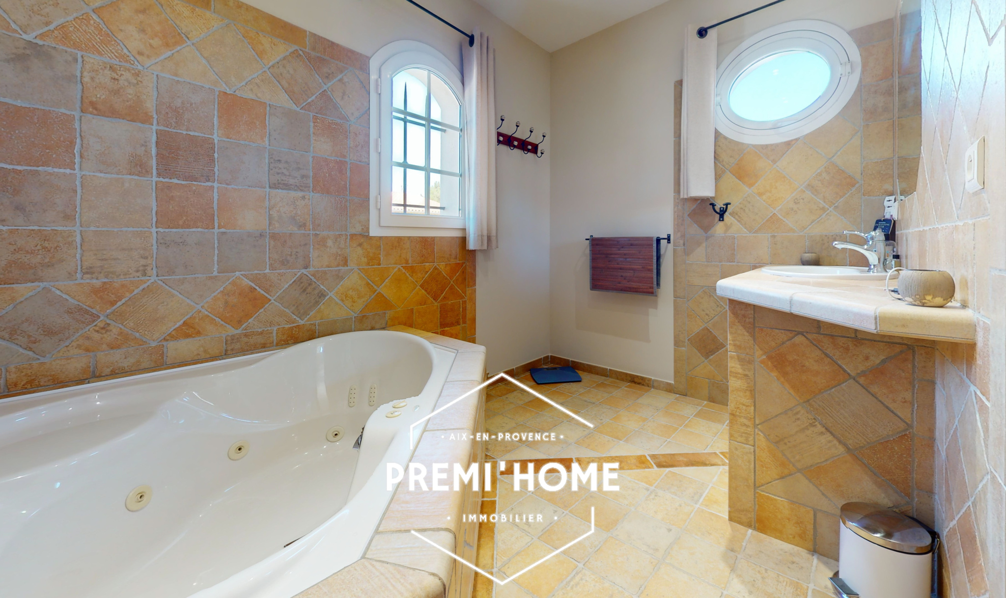 MAISON T6 ENV. 145 M2 AVEC GARAGE ET DÉPENDANCES AUREILLE - Premi'home Agence immobilière Aix En Provence